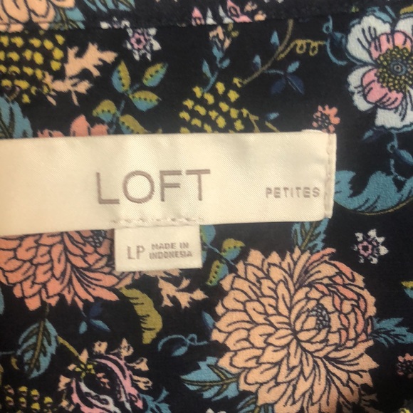 LOFT Size LP lot 2 blouses-navy sweater w/ floral hanging shirt & floral blouse - Picture 7 of 13